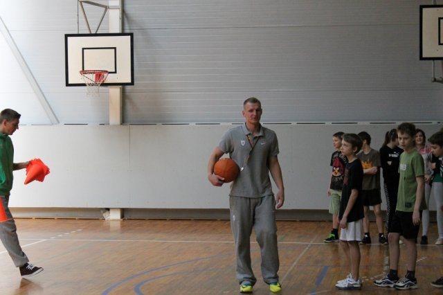 BK Valmiera basketbolisti viesojas skolā